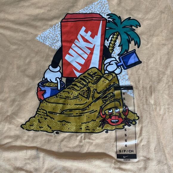 Nike T-shirt NWT Boys S Pastel Orange Crewneck Short Sleeve Sneaker Graphic Tee - Picture 3 of 6